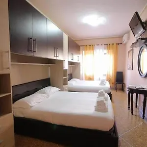 https://er-pirata.it-romehotels.com
